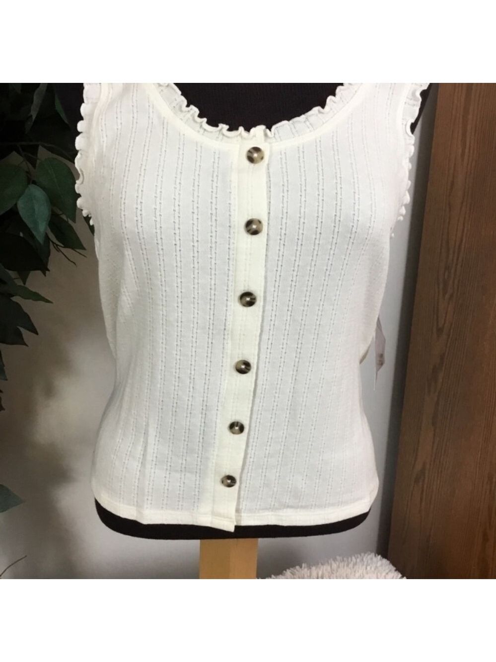 SO button down sleeveless tank Woman’s Junior’s size XL ivory - Picture 6 of 13